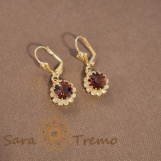 Cercei placati cu aur 18K, cristale zirconia mov+albe in forma de crizantema