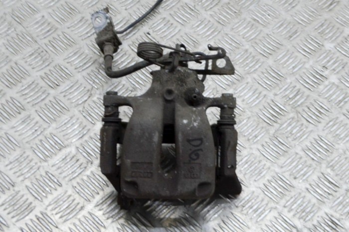 Etrier de fr&acirc;nă dreapta spate VW PHAETON 3D_ 2003 12166331