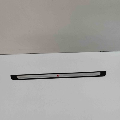 Ornament prag st&amp;acirc;nga față AUDI A1 8X1, 8XK 2015 OEM: 8X3853373A,8X3853373C,8X3853373F,8X3853374F foto