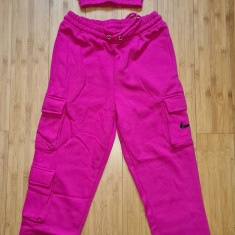 Set 2 piese dama pantaloni cu bustiera oversize Nike magenta M nou