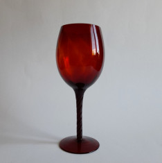 Pahar din sticla rosu-inchis/ lucrat manual foto