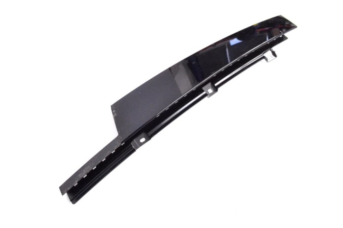 Ornament vertical ușă dreapta față VOLVO XC40 536 2019 OEM: 31448392 14683561