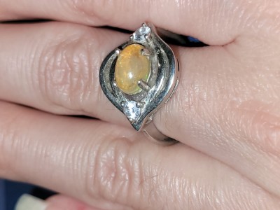 Inel argint 925 placat cu aur alb cu opal de foc caboson oval cut ! Mărime 7 foto