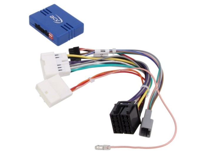 Adaptor universal pentru control de la volan