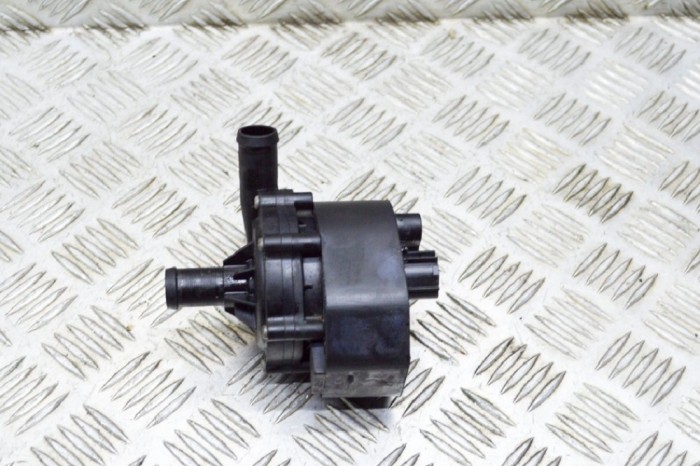 Pompa de apa auxiliara TESLA MODEL S 2017 OEM: 1035348-00-F 11753195