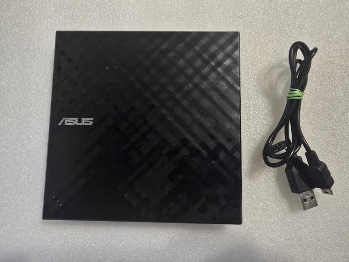 DVD writer extern ASUS SDRW-08D2S-U LITE, 8X, ultra-subtire, Windows si Mac OS