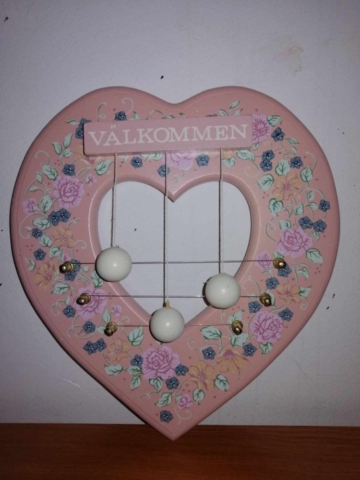 Lira Harpa decor de usa intrare muzicala cu 3 corzi forma inima lemn roz pictat manual floral Suedia