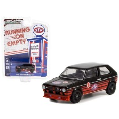 Macheta Volkswagen Golf GTI 1980 - seria Running on Empty 1:64 GreenlighT foto