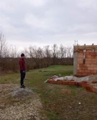 Vand pamant cu casa in constructi in satul cutina la 25 de km de Lugoj ! foto
