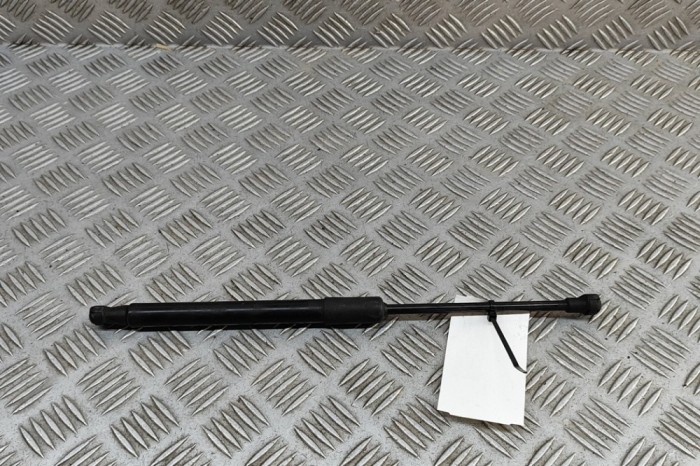 Amortizor capota dreapta față AUDI A5 F53 2018 OEM: 8W0823359B | 31952878