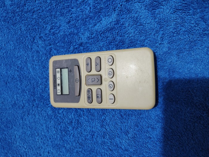 Telecomanda aer conditionat / telecomenzi aer conditionat ORIGINALE, HITACHI , stare foarte buna, perfect functionala !!