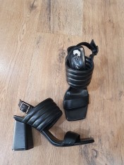 Superbe sandale dama noi piele naturala integral toc comod calapod excelent marime 38