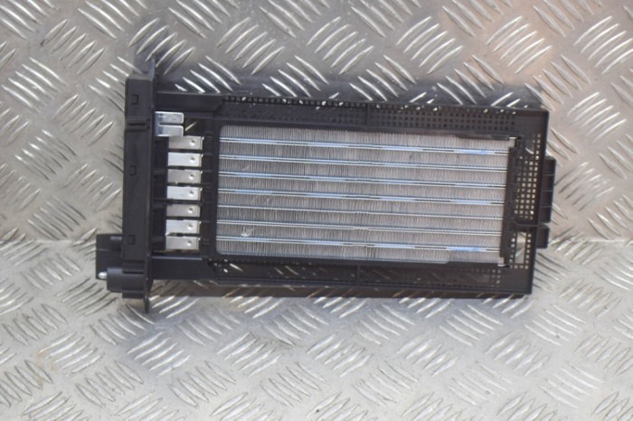 Radiator &icirc;ncălzitor electric AUDI Q7 4M 2020 OEM: FN964002,4M0819011,5HB012581-13,GM950004 | 13123421