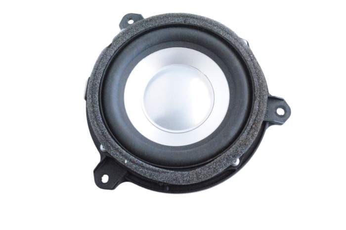 Difuzor ușă dreapta spate LEXUS GS III GRS19_, UZS19_, URS19_ 2010 OEM: 861600WG20,9941003701A,30109-F0202-S0DM0177 23986373