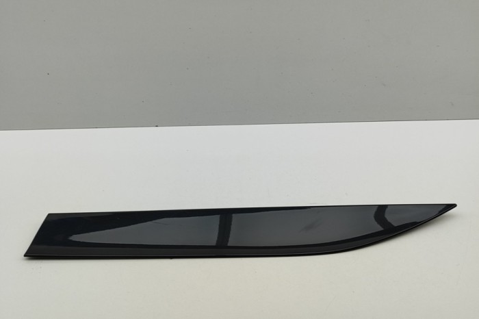Bandou inferior ușă dreapta spate AUDI E-TRON GT 2023 OEM: 4J3853970 31453578