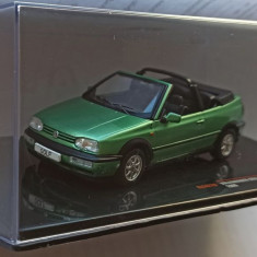 Macheta VW Golf 3 Cabriolet 1995 verde - IXO Premium 1/43 Volkswagen