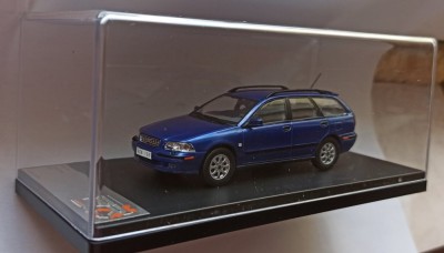 Macheta Volvo V40 (S40 Break) 2001 albastru - PremiumX 1/43 foto