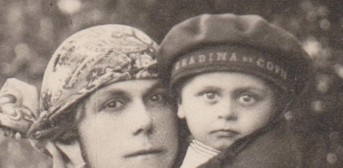 Foto TECUCI interbelica tip CP . Viorel cu chipiul de la GRADINA DE COPII