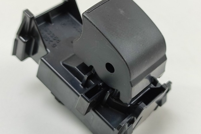 Buton geam ușă st&acirc;nga spate TOYOTA YARIS _P21_ 2024 OEM: 84810-02260,8481002260 30654849