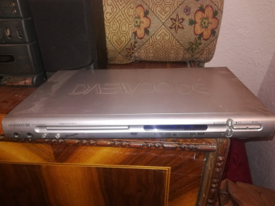 DVD Player DAEWOO DM-K40 cu karaoke foto