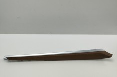Ornament panou ușă st&acirc;nga față TESLA MODEL Y 2022 OEM: 1646987-00-B | 30463989