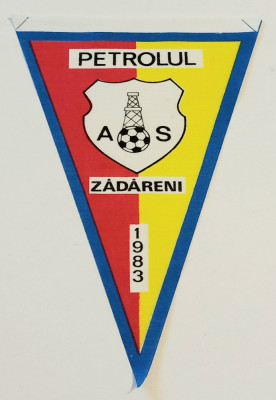 Fanion fotbal - AS PETROLUL ZADARENI 1983 (fara snur si bara de sustinere) foto