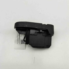 Borna cablu baterie AUDI A3 Sportback 8VA, 8VF 2019 OEM: 8V0915459 32145406