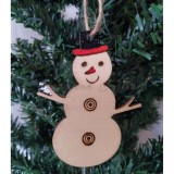 Set de 6 oameni de zapada din lemn, decoratiuni rustice de Craciun