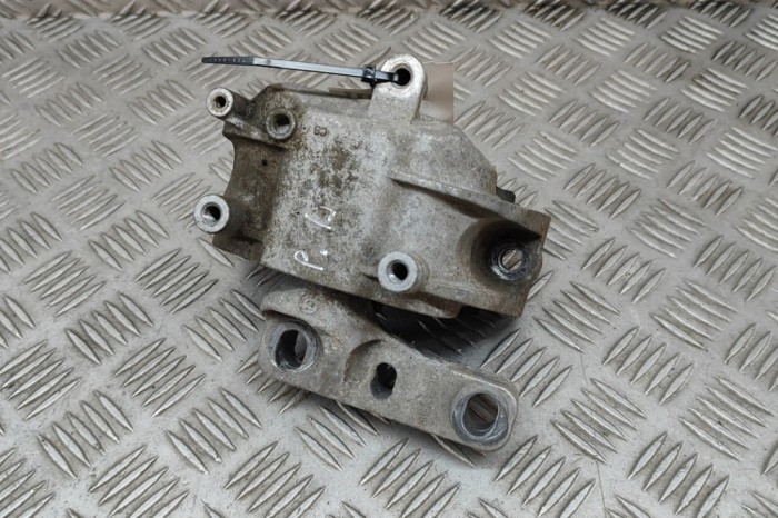 Suport motor dreapta VW GOLF VI 5K1 2011 OEM: 1K0199262CB 28265501