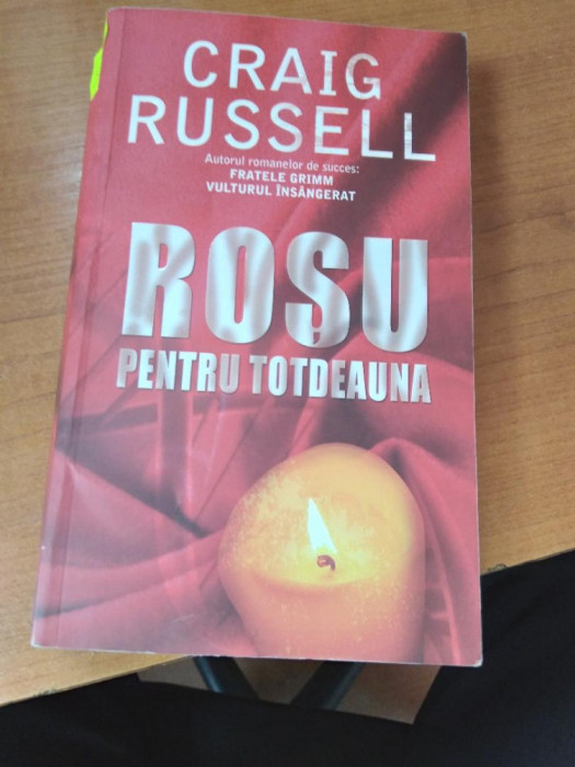 ROMANUL ROSU PENTRU TOTDEAUNA DE CRAIG RUSSELL