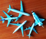 Cinci aeronave incomplete Discovery Lufthansa Globestar Australia Cathay Erlt K4, 1:72