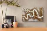 Tablou Canvas, "Cursul sinuos al naturii albe", Șerpuire, Texturi, Contrast, Natură, Abstracție, Erosion, R&acirc;u, Culoare, Peisaj, Aerian., 39 x 26 cm, C