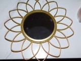 Oglinda vintage metal auriu , superba