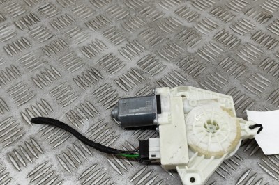 Motor macara geam ușă dreapta față MERCEDES-BENZ C W205 2017 OEM: A2139069501 30395778 foto
