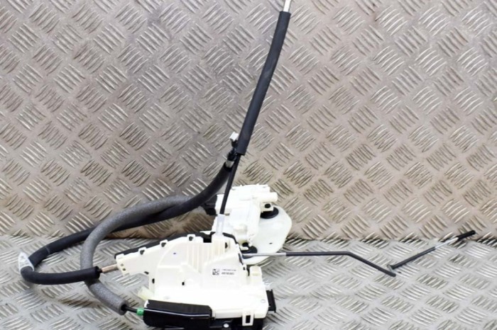 &Icirc;ncuietoare ușă st&acirc;nga spate MASERATI LEVANTE SUV M161 2023 OEM: 670216644,41356030 21101674