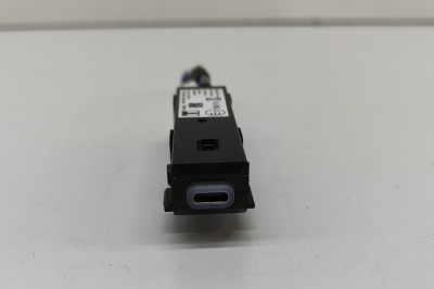 USB TOYOTA YARIS CROSS MXP_ 2024 OEM: 86190-46010,10R-0611734 | 29565834 foto