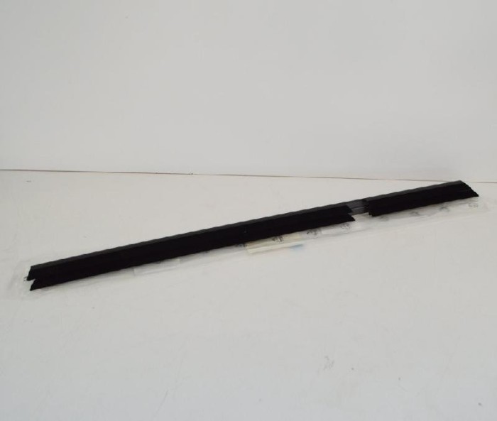 Chedar geam ușă dreapta spate BMW 3 F30, F80 2015 OEM: 513571822907182290 2933184