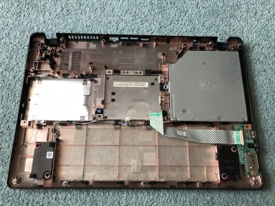 CARCASA BOTTOM CASE ACER ES1-572 ES1-533 ES1-523 ES1-524 foto