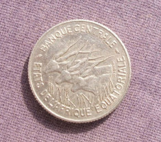 AFRICA ECUATORIALA 100 FRANCI 1966 foto