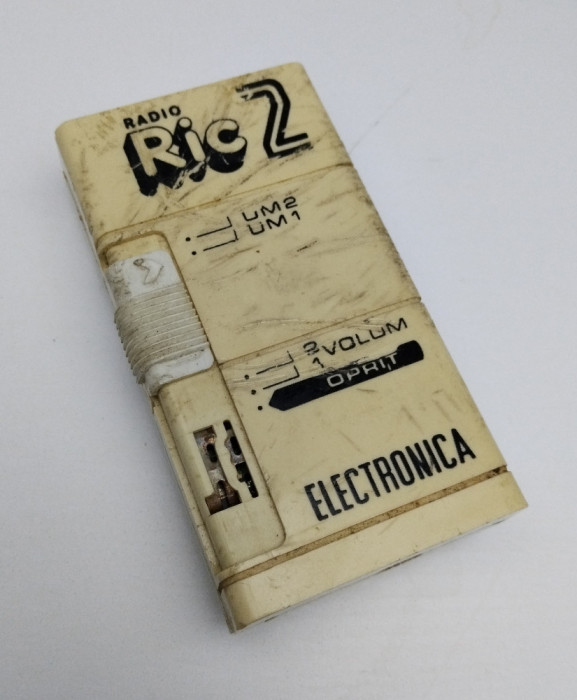 RADIO VECHI RIC 2 - ELECTRONICA - COLECTIE - COMUNIST
