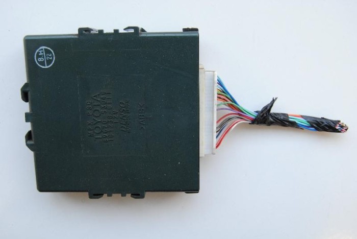 Modul de control ușă dreapta spate LEXUS IS II GSE2_, ALE2_, USE2_ 2006 OEM: 89670-53040,101238-0111 1834542