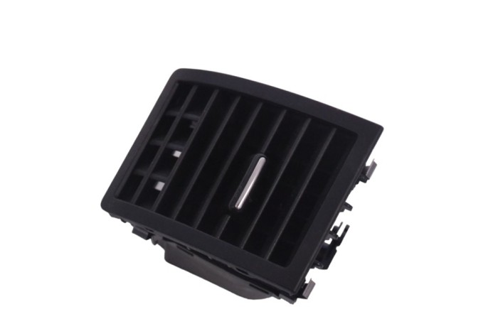 Gura de ventilație planșa de bord VW TOUAREG 7LA, 7L6, 7L7 2009 OEM: 7L6819704K 17739071