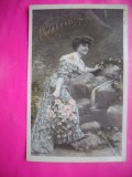 HOPCT 12091 ANUL 1908 -FELICITARE VECHE -FEMEI FRUMOASE -FRANTA -EUROPA - -ROMANTICA- -CIRCULATA