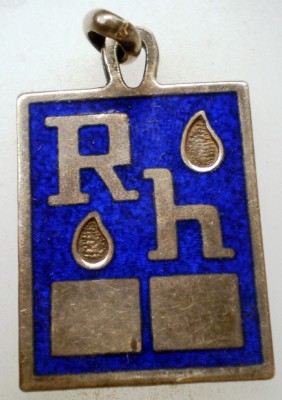 I.185 PANDANTIV GRUPA SANGUINA ARGINT .925 foto