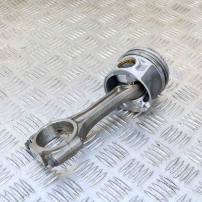 Piston AUDI A4 8EC, B7 2005 OEM: 038107065HS,038107065HT foto