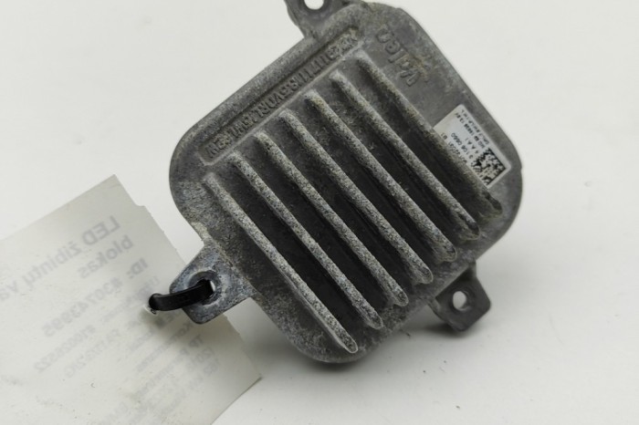 Unitate de control lumini LED BMW X2 F39 2023 OEM: 7489237 30743995