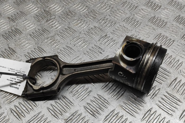 Piston VOLVO V60 2011 OEM: 31339996,31401216 28538924