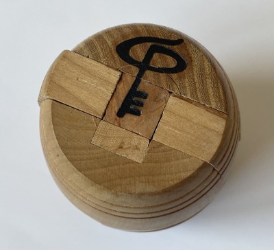 PUZZLE de forma unui butoi din lemn foto