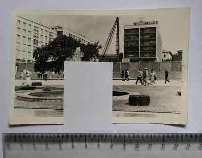 Piața Unirii din din Iași, Lozinca Partidul comunist, șantier Hotel &amp;icirc;n construcție Piața Unirii foto