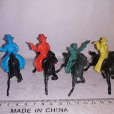 bnk jc Lido lot 4 figurine plastic cowboy calare (9)